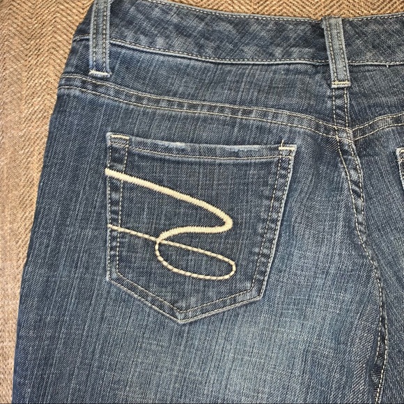 EUC Seven7 Flare Jeans Size 4. - Picture 6 of 9